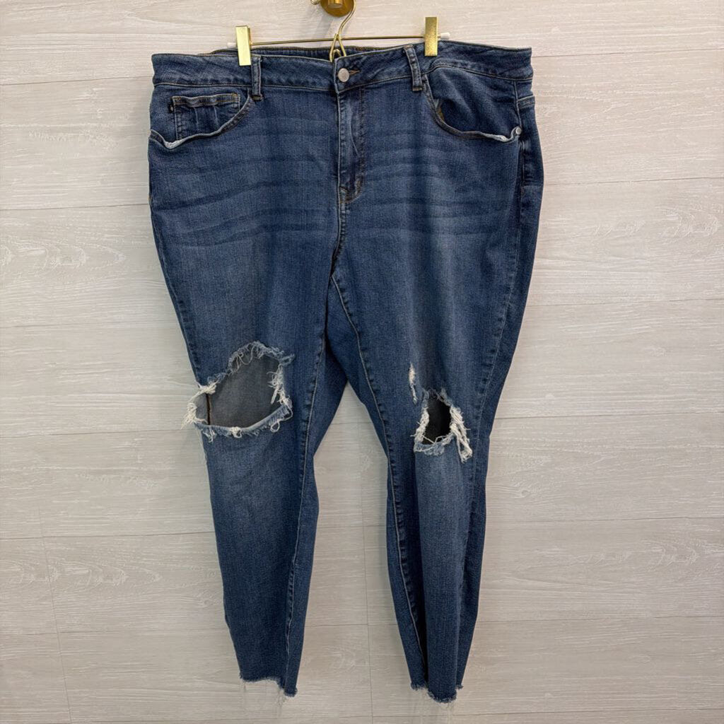 Judy Blue Dark Wash Distressed Skinny Leg Jeans 22W