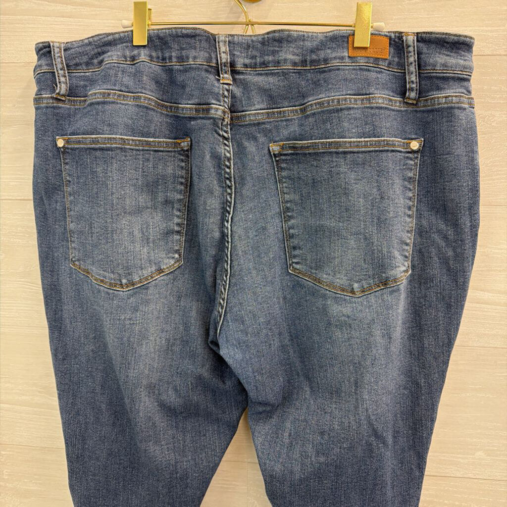 Judy Blue Dark Wash Distressed Skinny Leg Jeans 22W