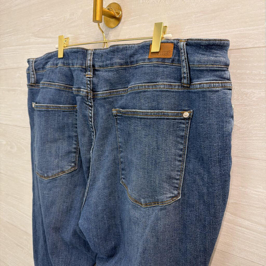 Judy Blue Dark Wash Distressed Skinny Leg Jeans 22W