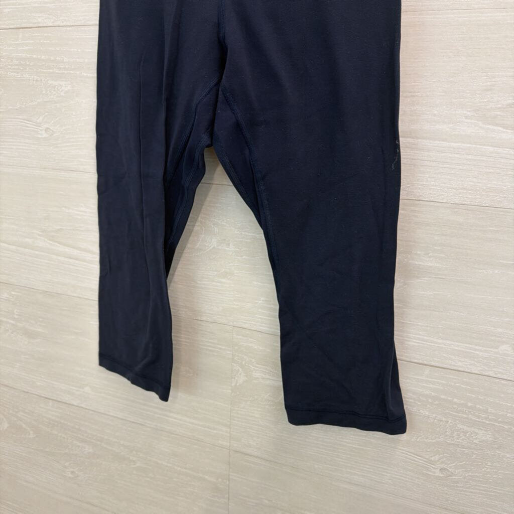 Lululemon Navy Cropped Leggings 6