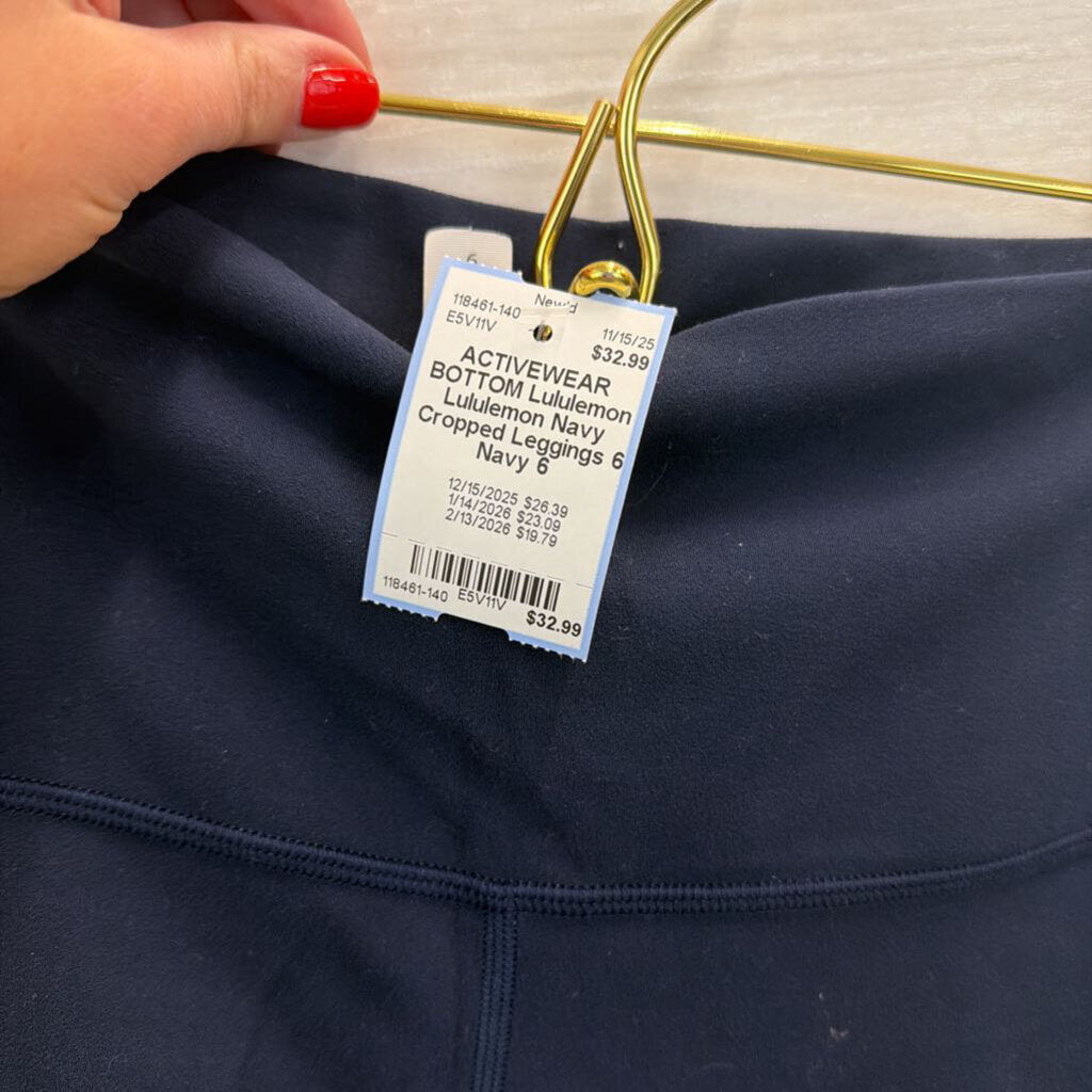 Lululemon Navy Cropped Leggings 6
