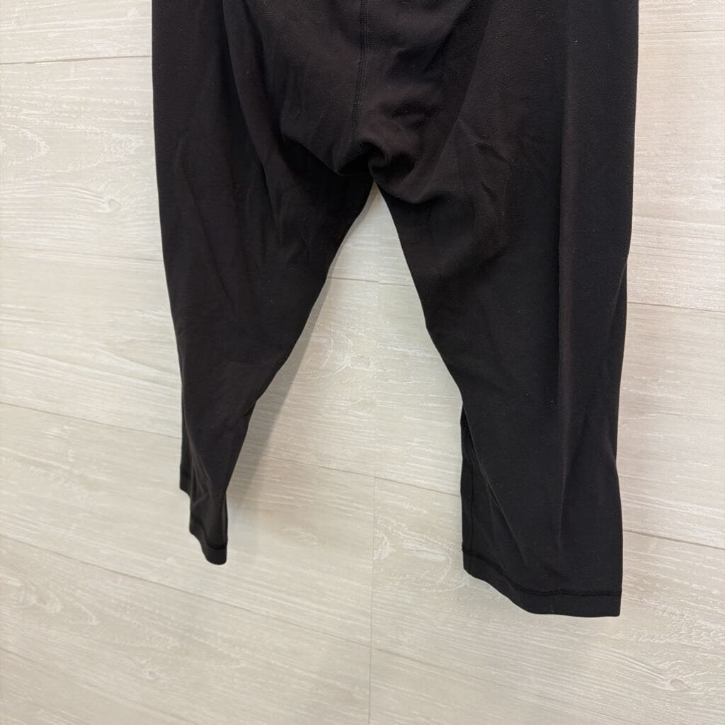 Lululemon Black Cropped Leggings 6