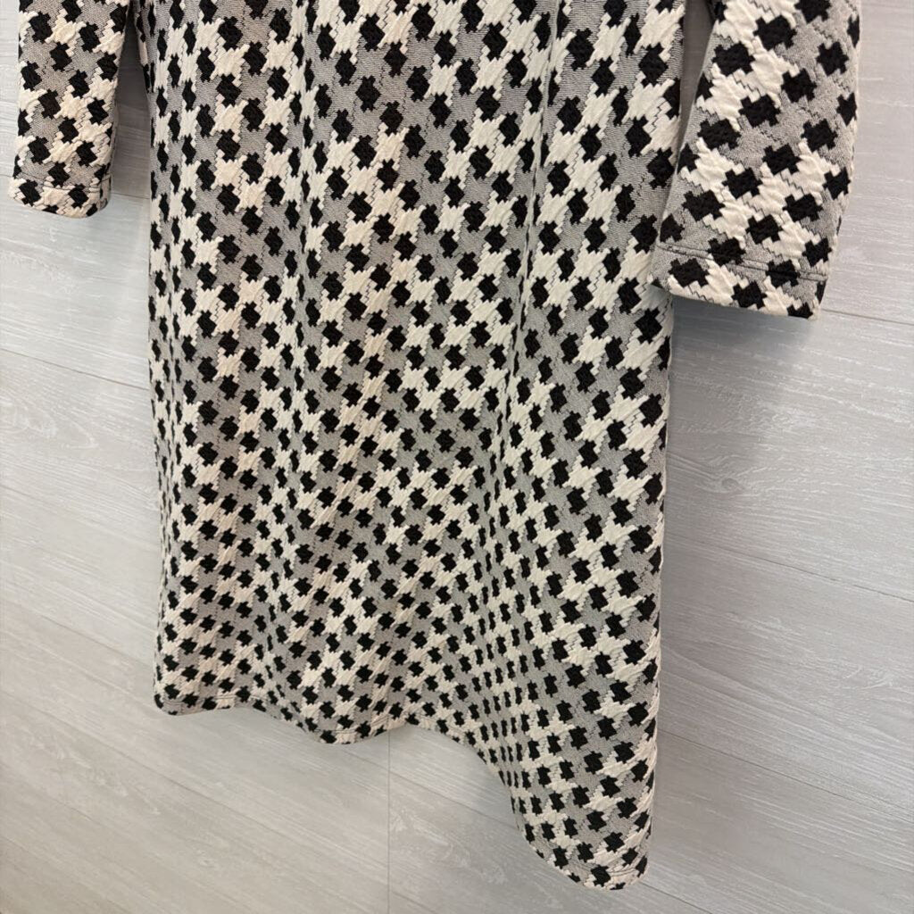 Just Taylor Black/ Cream Houndstooth Textured Print Long Sleeve Dress 10