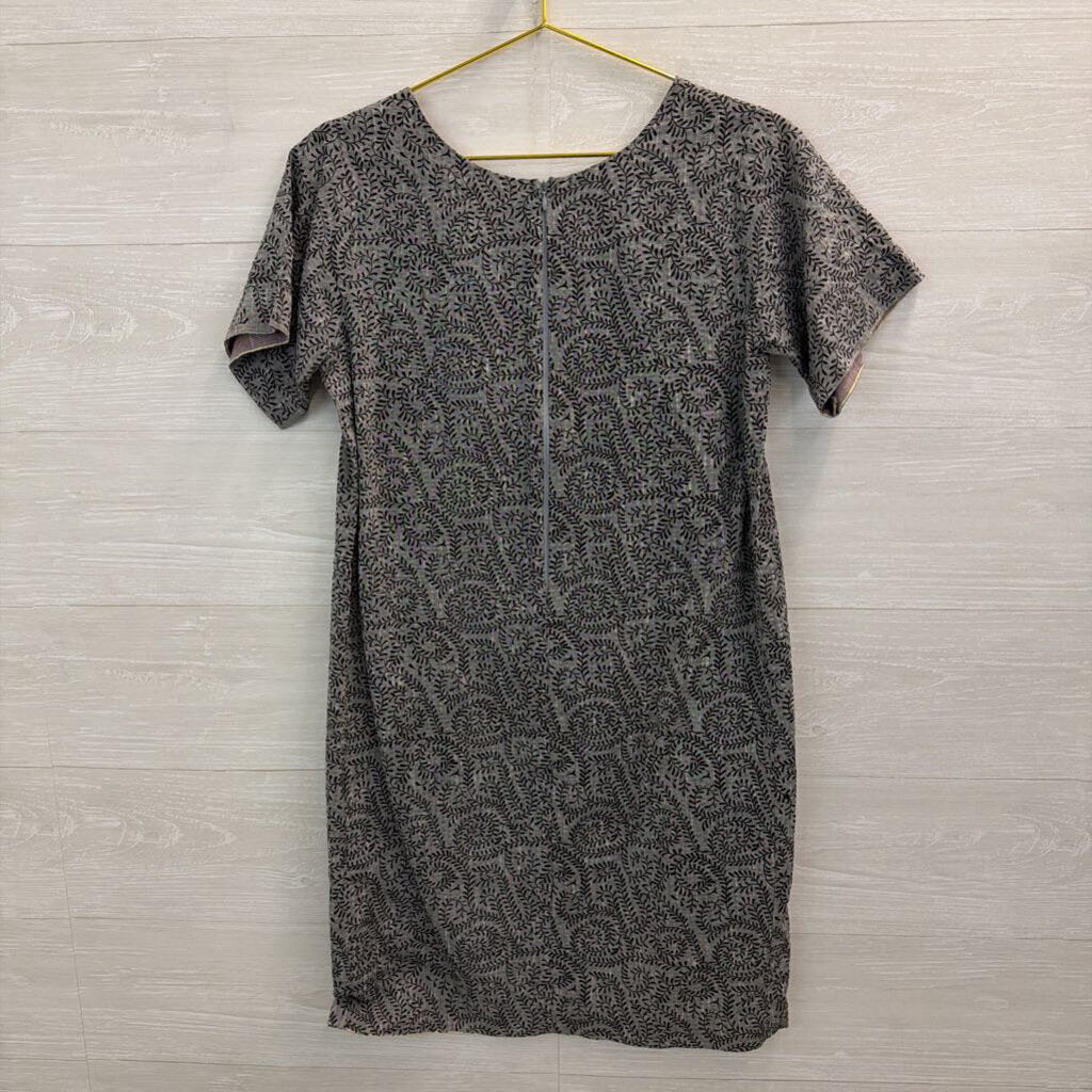 Grey/ Black Print Short Sleeve Shift Dress Medium