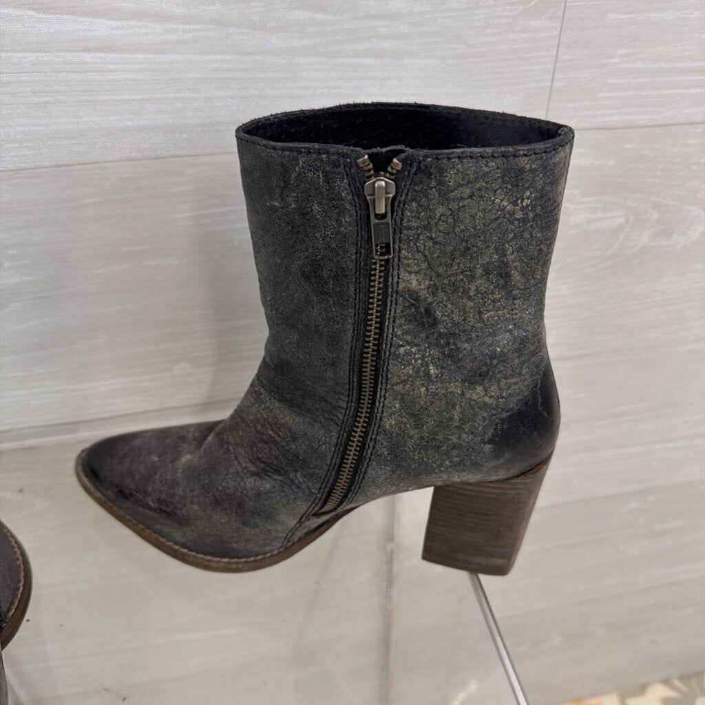 Diba True Black/ Grey Distressed Leather Booties 9.5