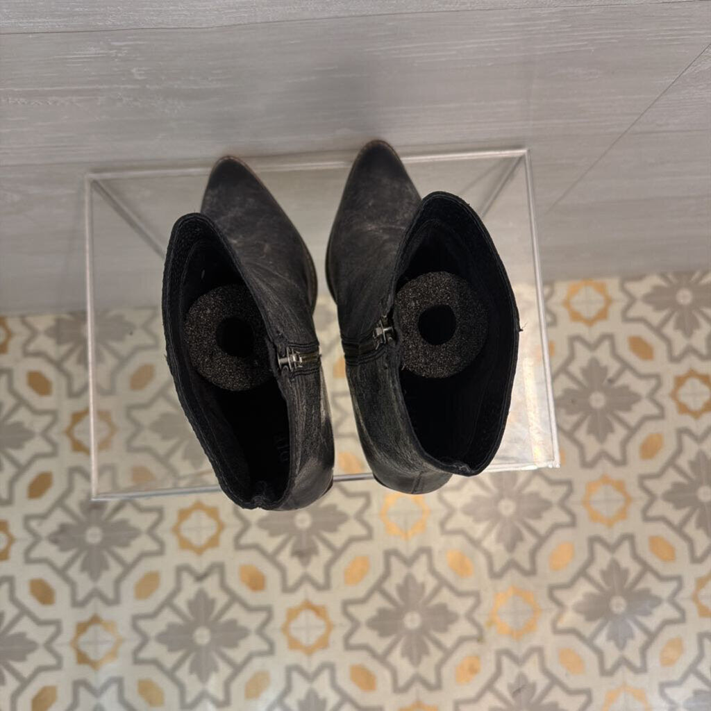 Diba True Black/ Grey Distressed Leather Booties 9.5