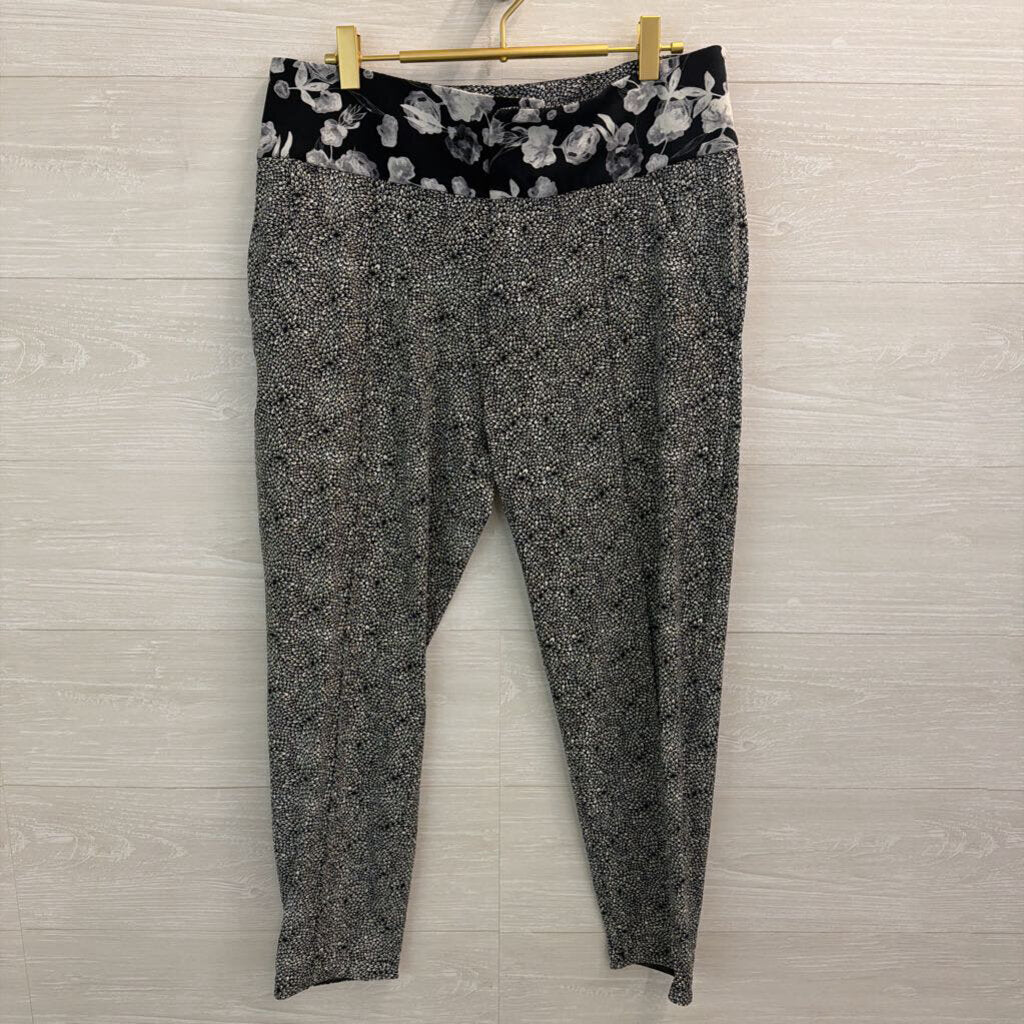 Lululemon Black/ White Print Departure Pants 8