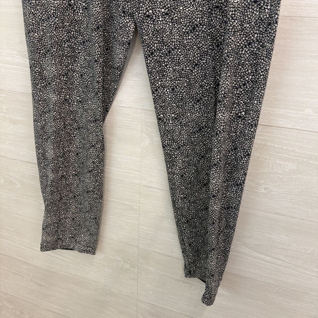 Lululemon Black/ White Print Departure Pants 8