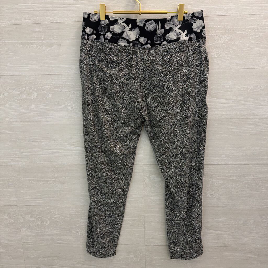 Lululemon Black/ White Print Departure Pants 8