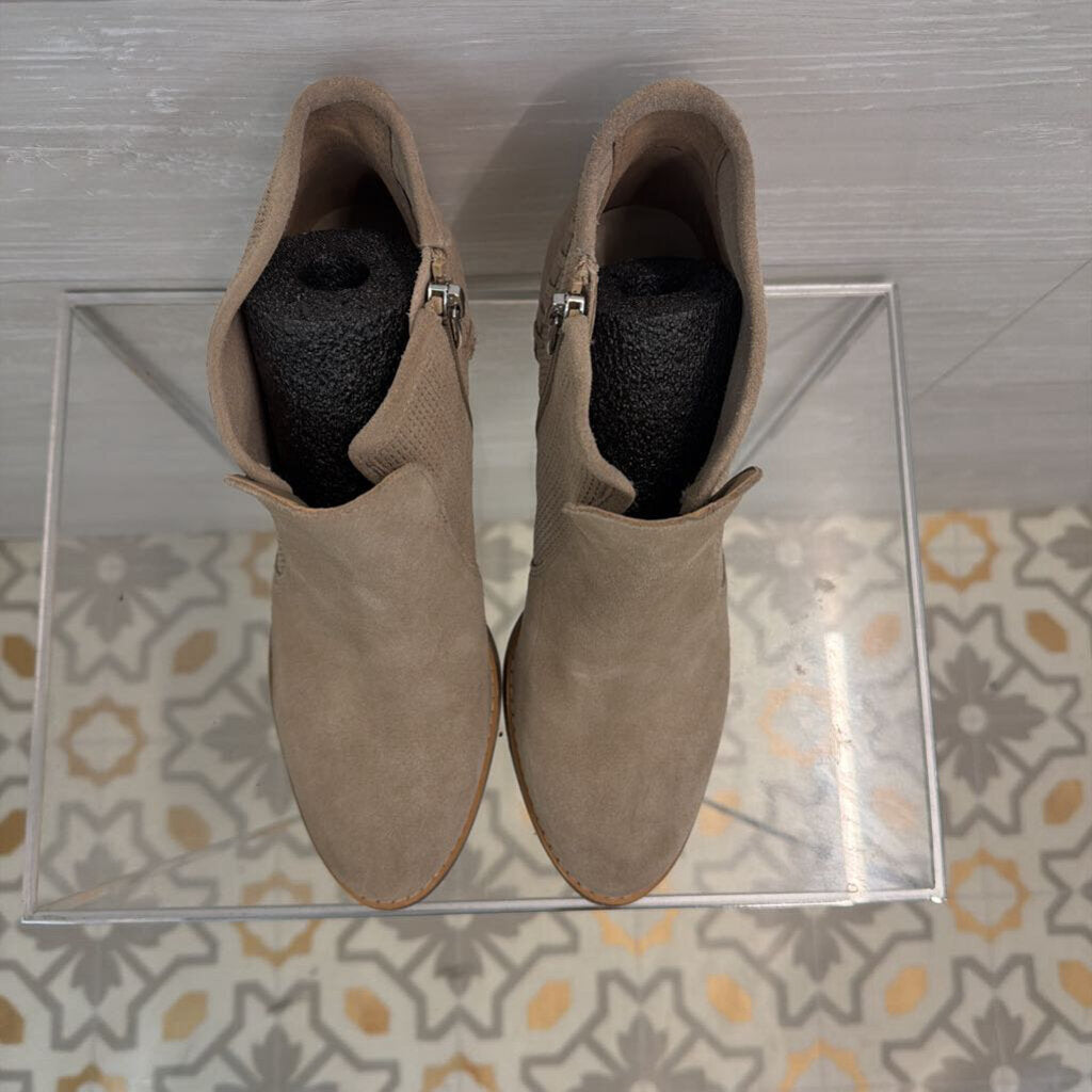 Marc Fisher Grey Suede Cadis Ankle Booties 7.5