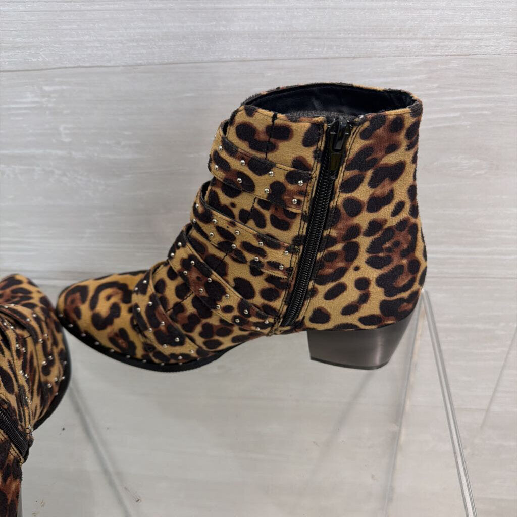 Truffle Collection Brown/ Black Leopard Print Side Buckles Ankle Booties 39