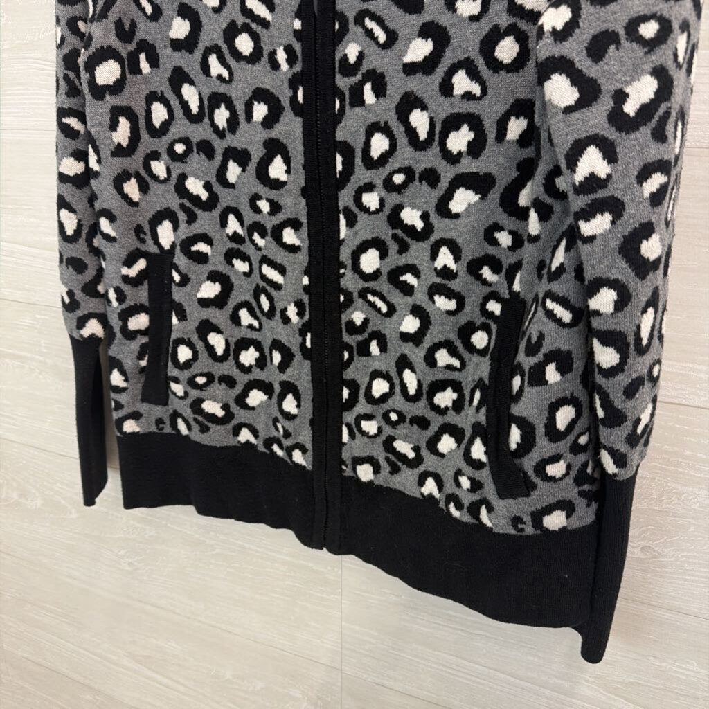 Rachel Zoe Grey/ Black Leopard Print Zip Up Sweater Medium