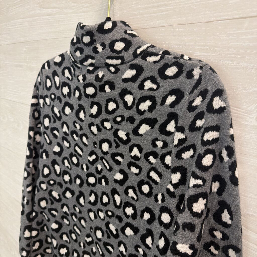 Rachel Zoe Grey/ Black Leopard Print Zip Up Sweater Medium