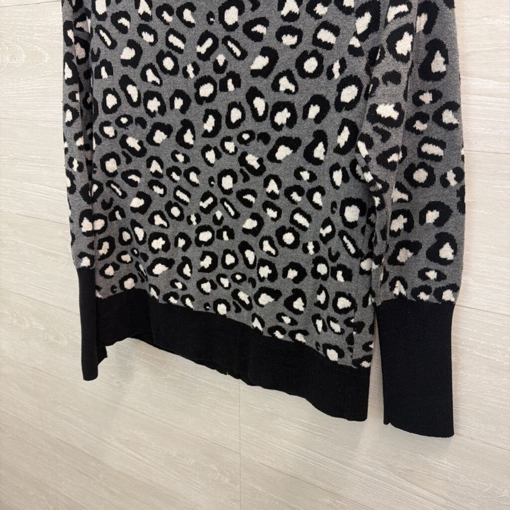 Rachel Zoe Grey/ Black Leopard Print Zip Up Sweater Medium