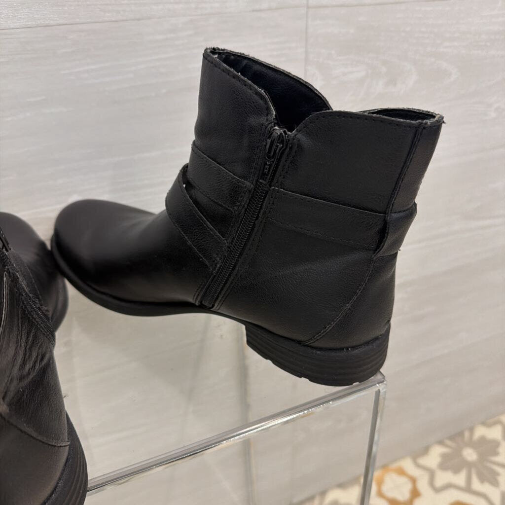 BOC Born Concept Black Leather Ankle Boots 8.5