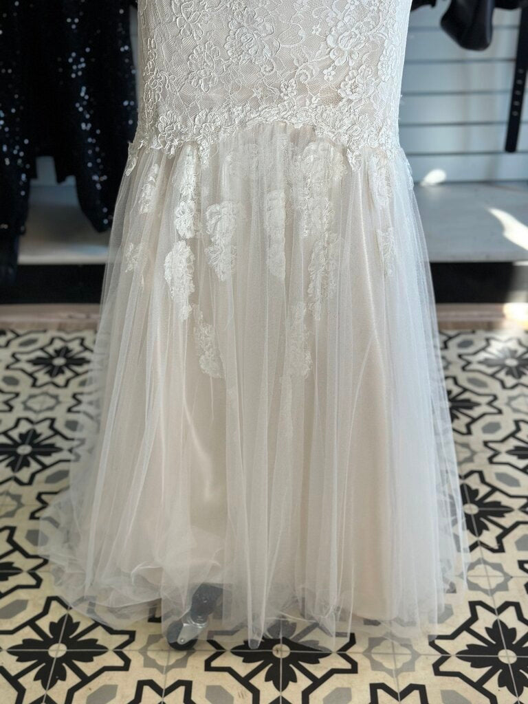 Stella York Lace V-Neck Fitted Dress 12