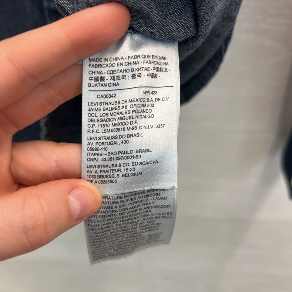 Levis Dark Wash Chambray Long Sleeve Snap Front Top Small