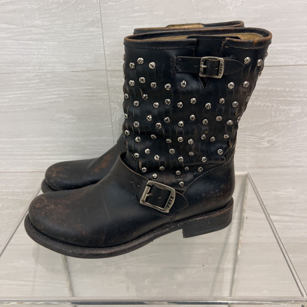 Frye Distressed Leather Jenna Cut Stud Short Moto Boots 8.5