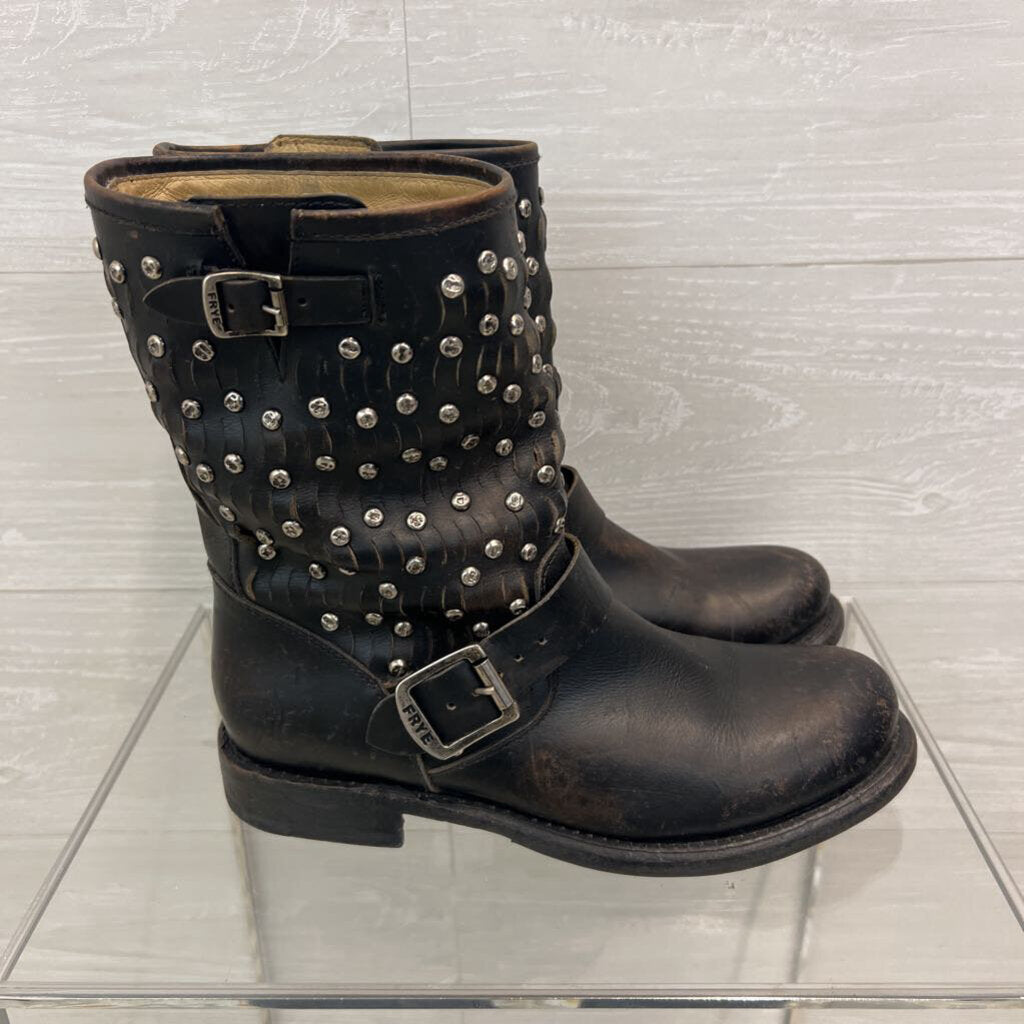Frye Distressed Leather Jenna Cut Stud Short Moto Boots 8.5