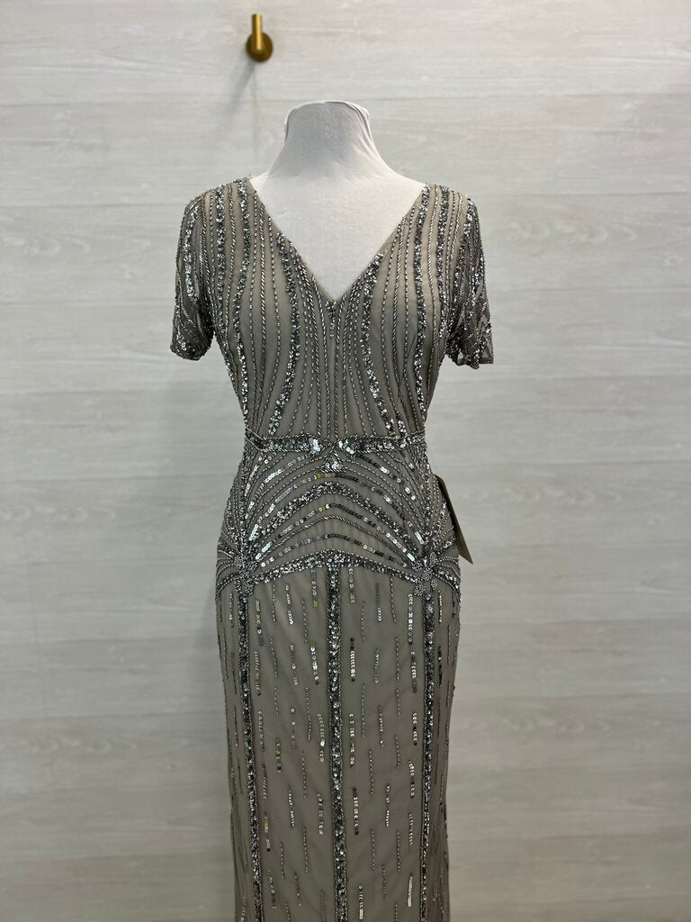 Adrianna Papell Beige/ Silver Sequin Embellished Short Sleeve Long Formal Dress 8