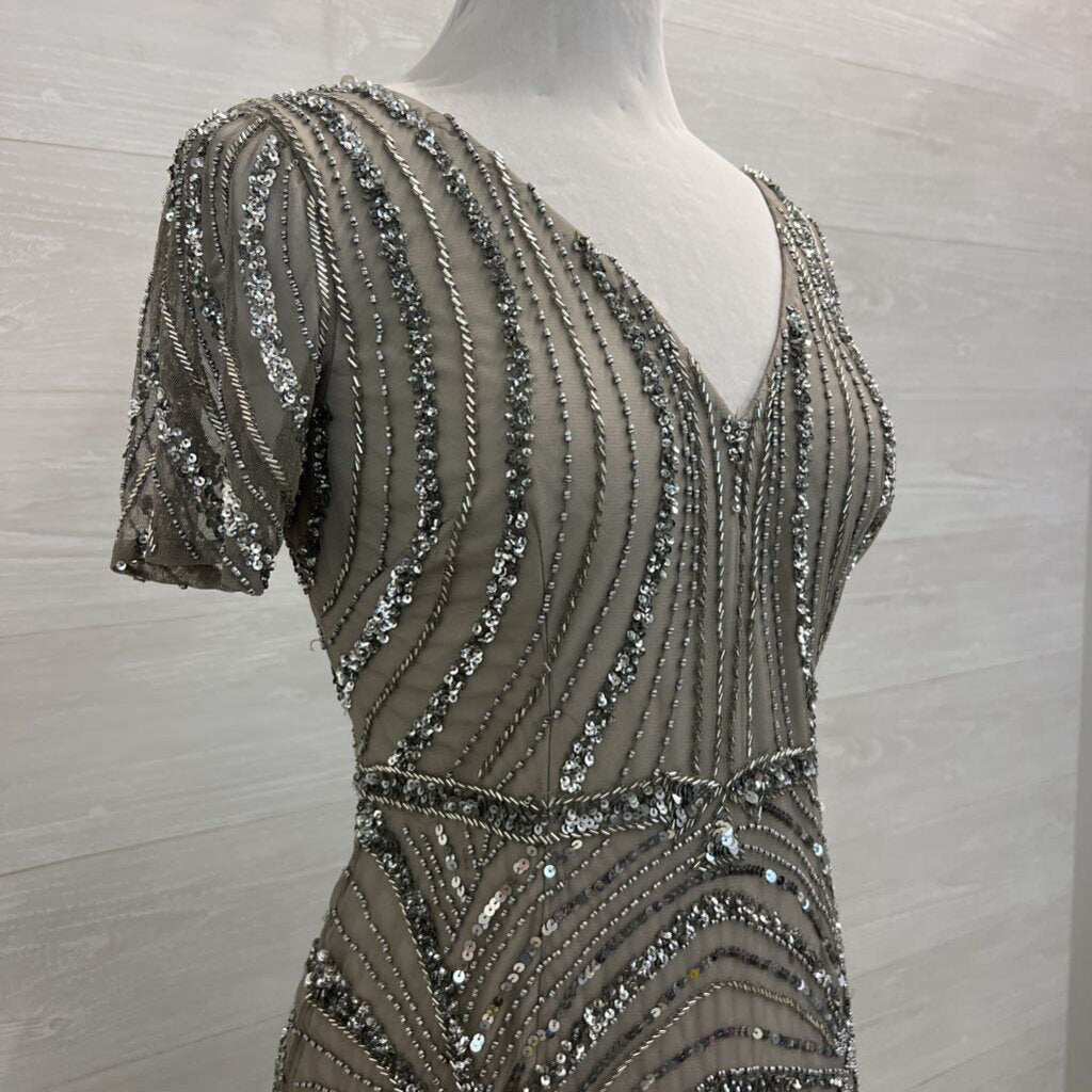 Adrianna Papell Beige/ Silver Sequin Embellished Short Sleeve Long Formal Dress 8