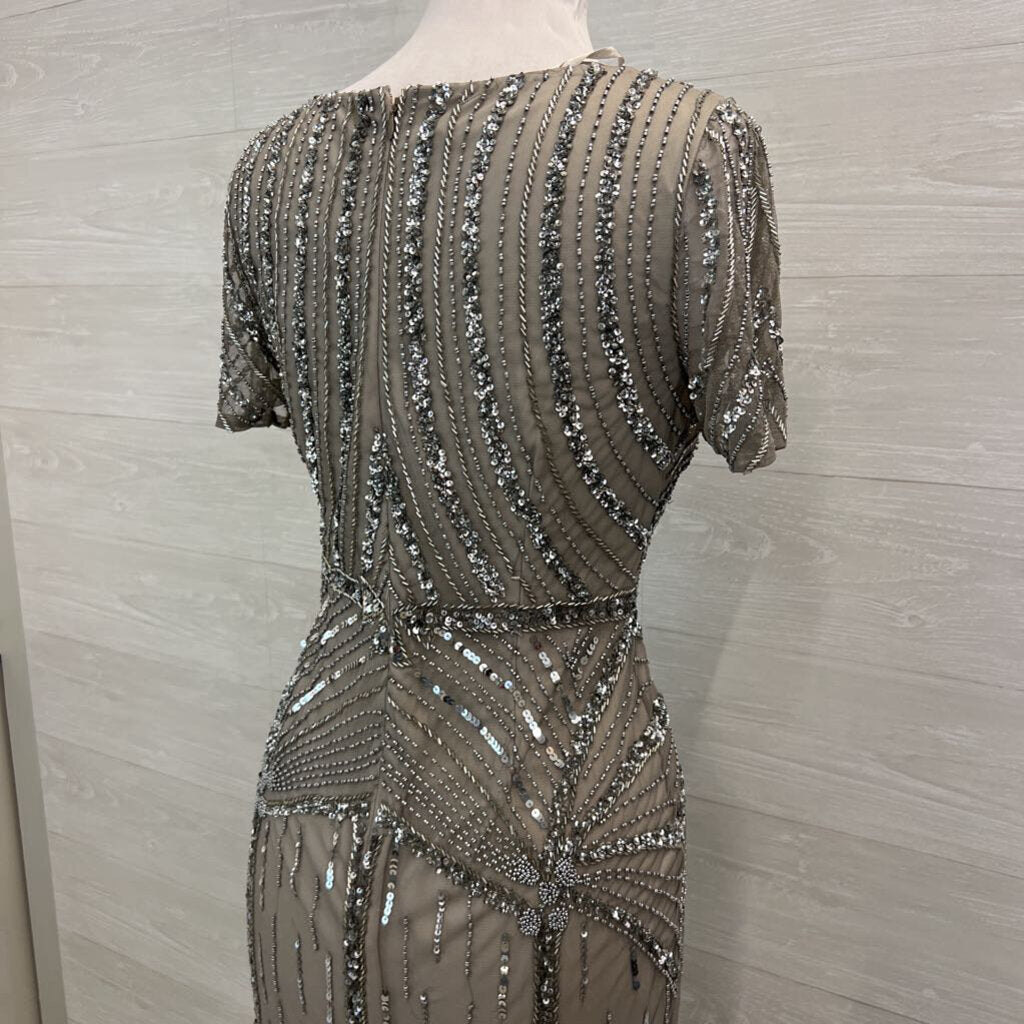 Adrianna Papell Beige/ Silver Sequin Embellished Short Sleeve Long Formal Dress 8