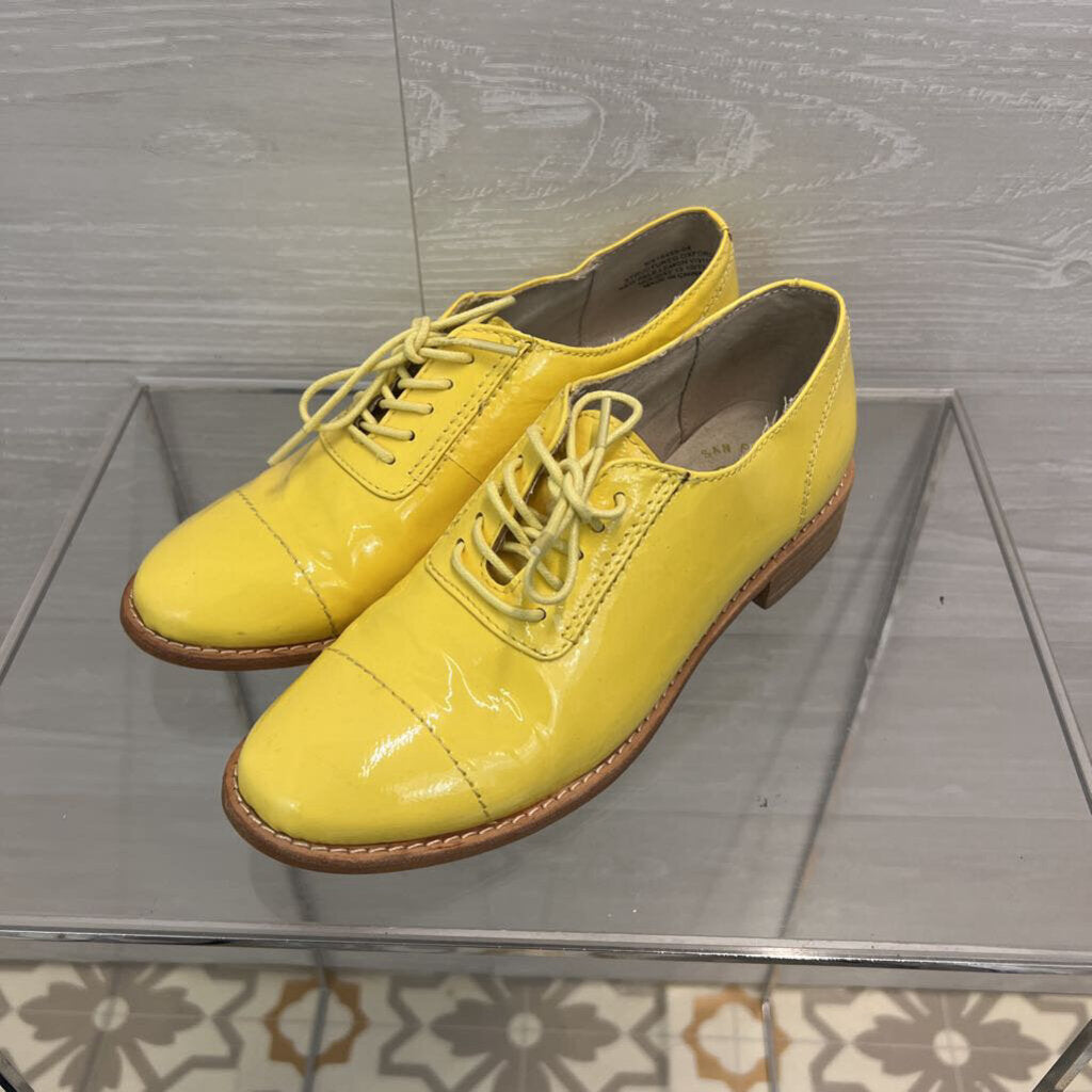 Gap Yellow Patent Leather Oxford Shoes 6