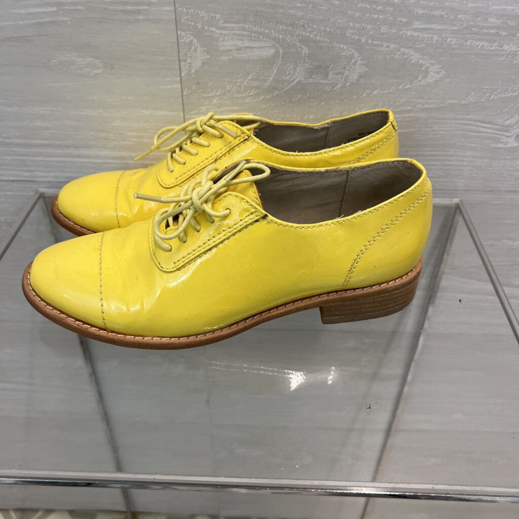Gap Yellow Patent Leather Oxford Shoes 6