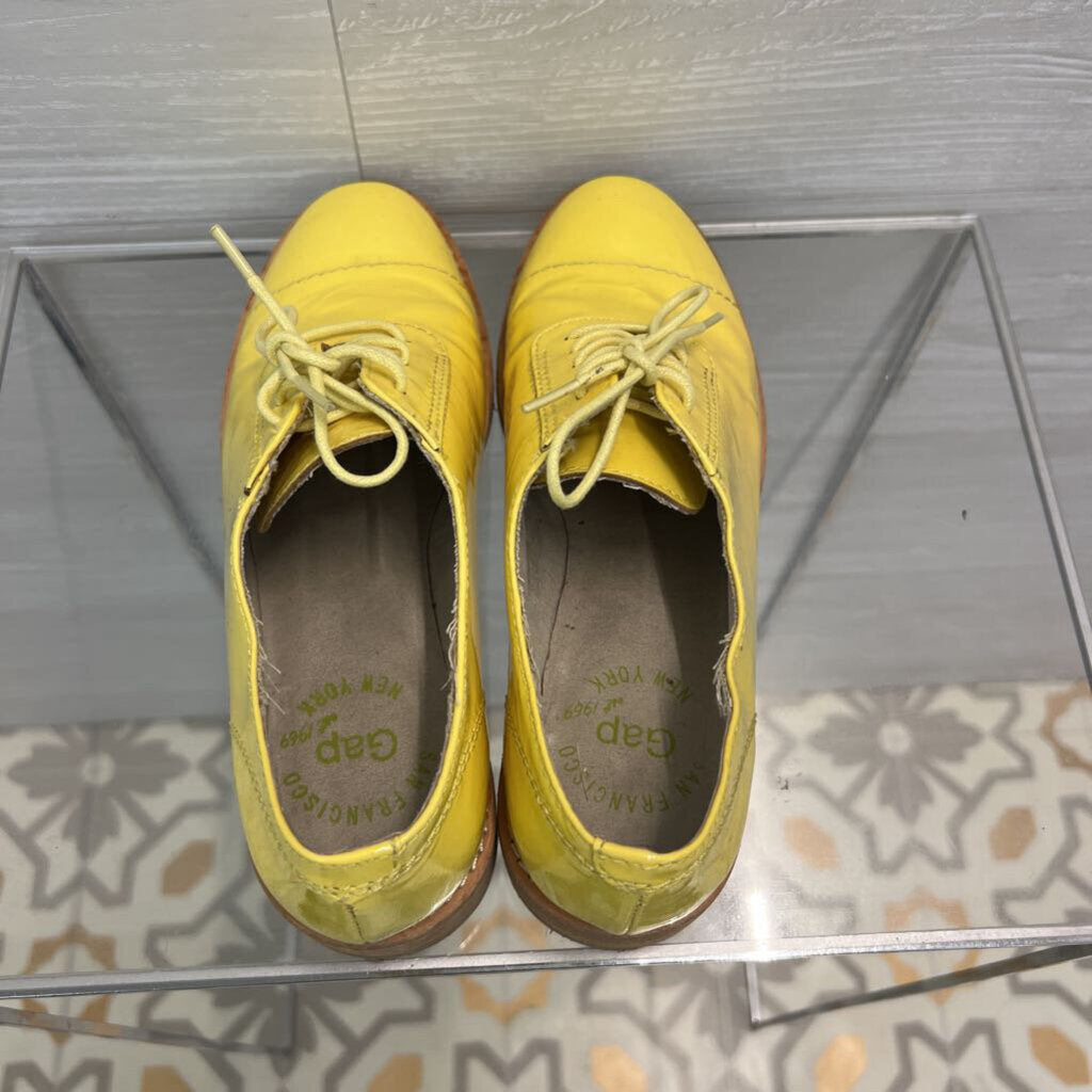 Gap Yellow Patent Leather Oxford Shoes 6