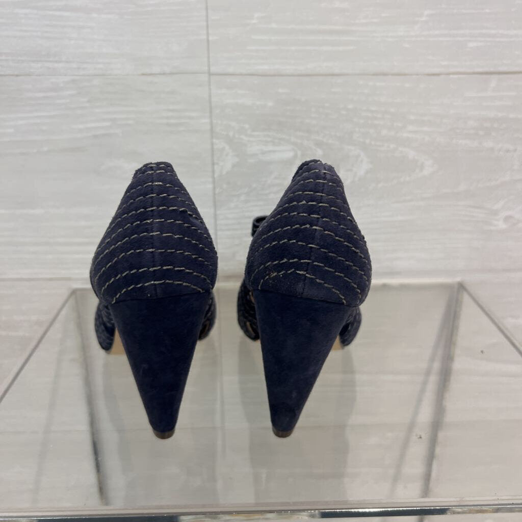Seychelles Navy/ Beige Suede Stitched Bow Heels 6