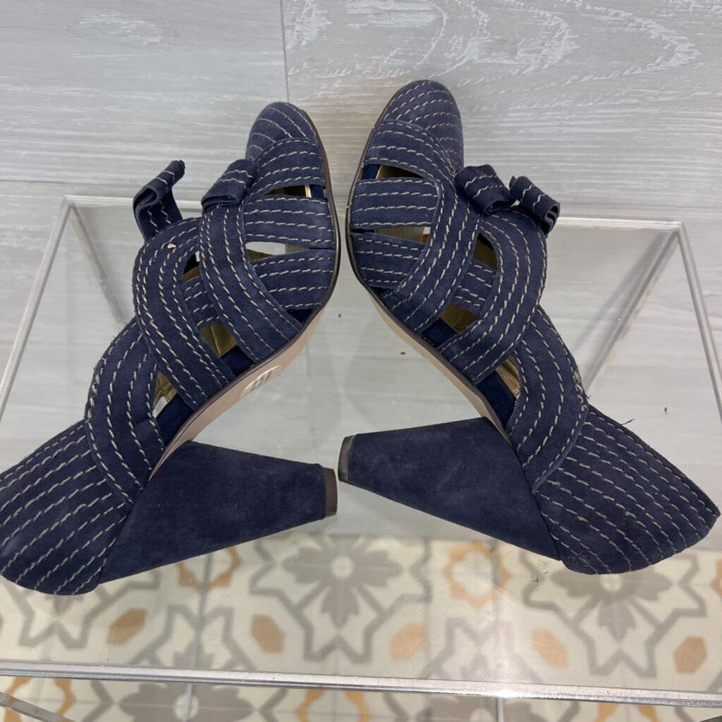 Seychelles Navy/ Beige Suede Stitched Bow Heels 6
