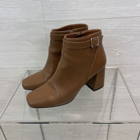 Easy Street Brown Leather Ankle Booties 7