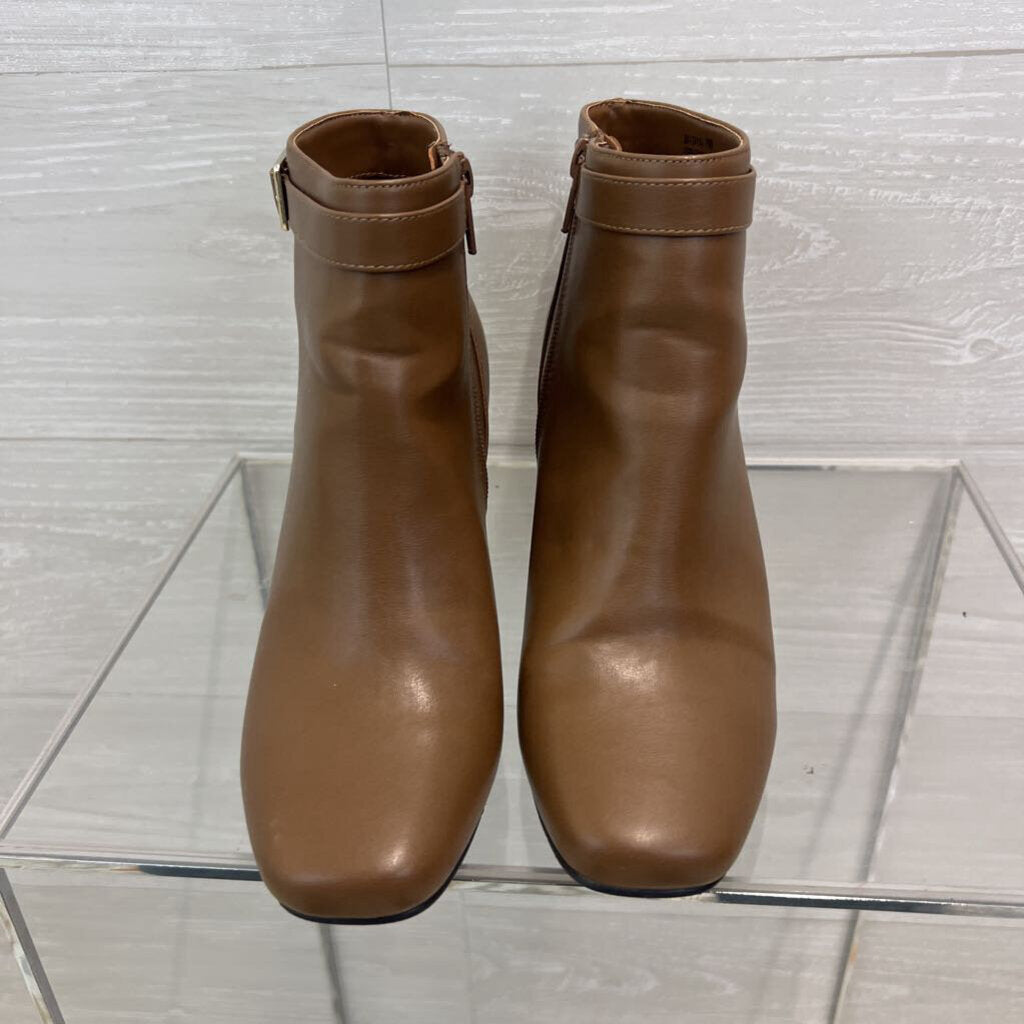 Easy Street Brown Leather Ankle Booties 7