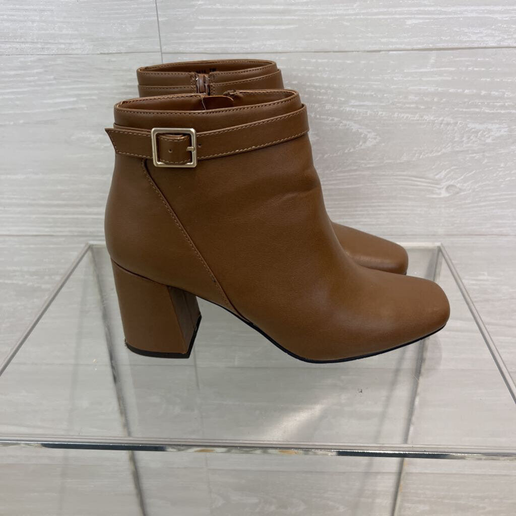 Easy Street Brown Leather Ankle Booties 7