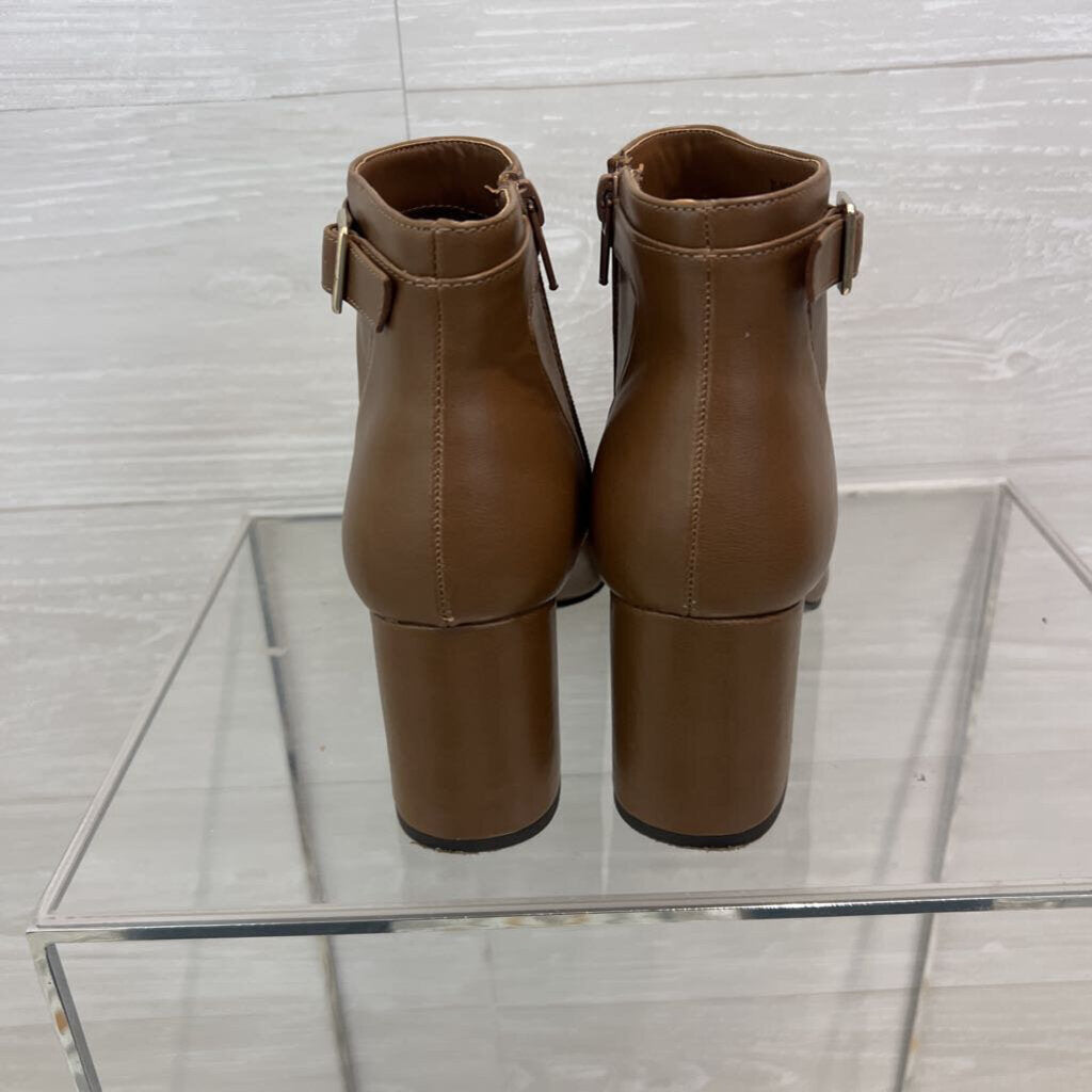 Easy Street Brown Leather Ankle Booties 7