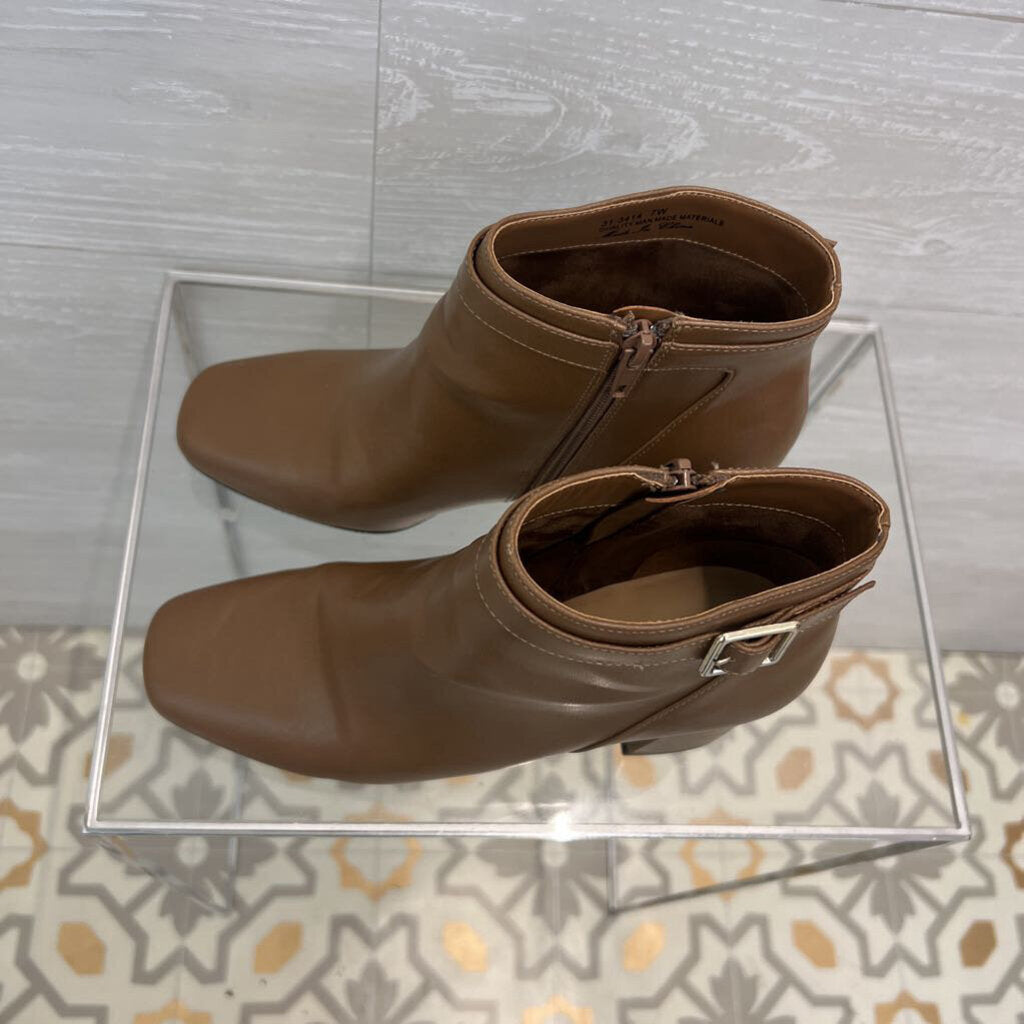 Easy Street Brown Leather Ankle Booties 7