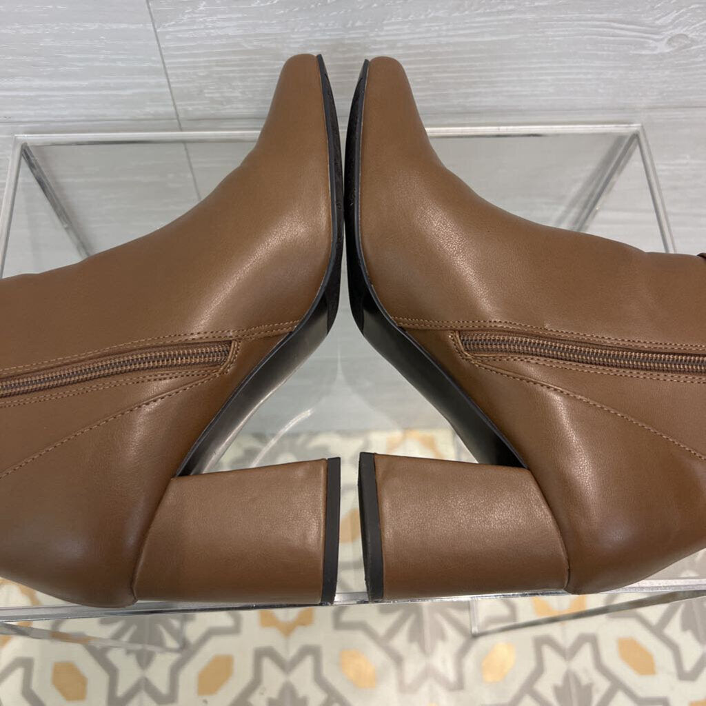 Easy Street Brown Leather Ankle Booties 7