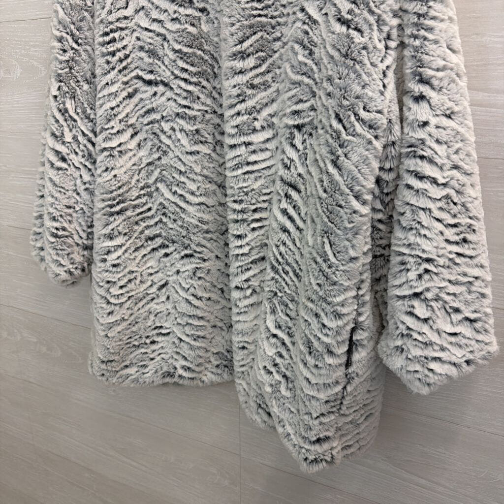 Moka Sport Blue/ White Soft Faux Fur Open Front Jacket Large