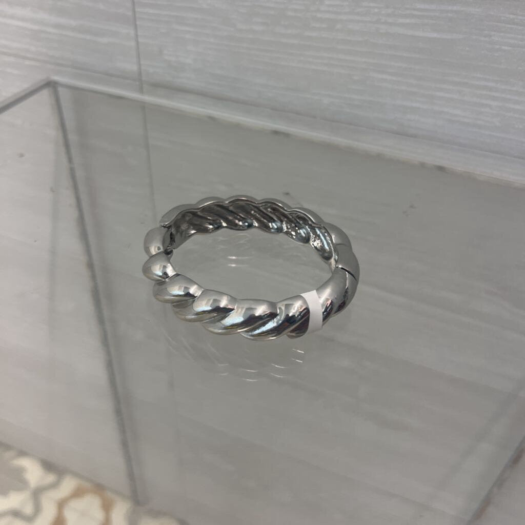Silver Toned Rope Twist Bangle
