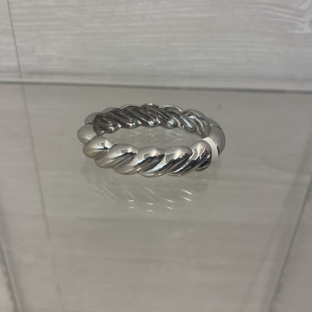 Silver Toned Rope Twist Bangle