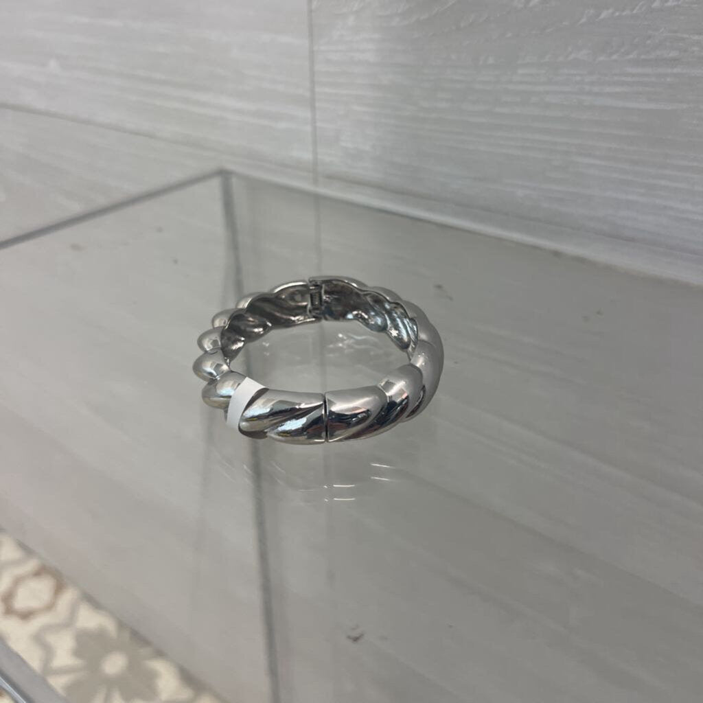 Silver Toned Rope Twist Bangle