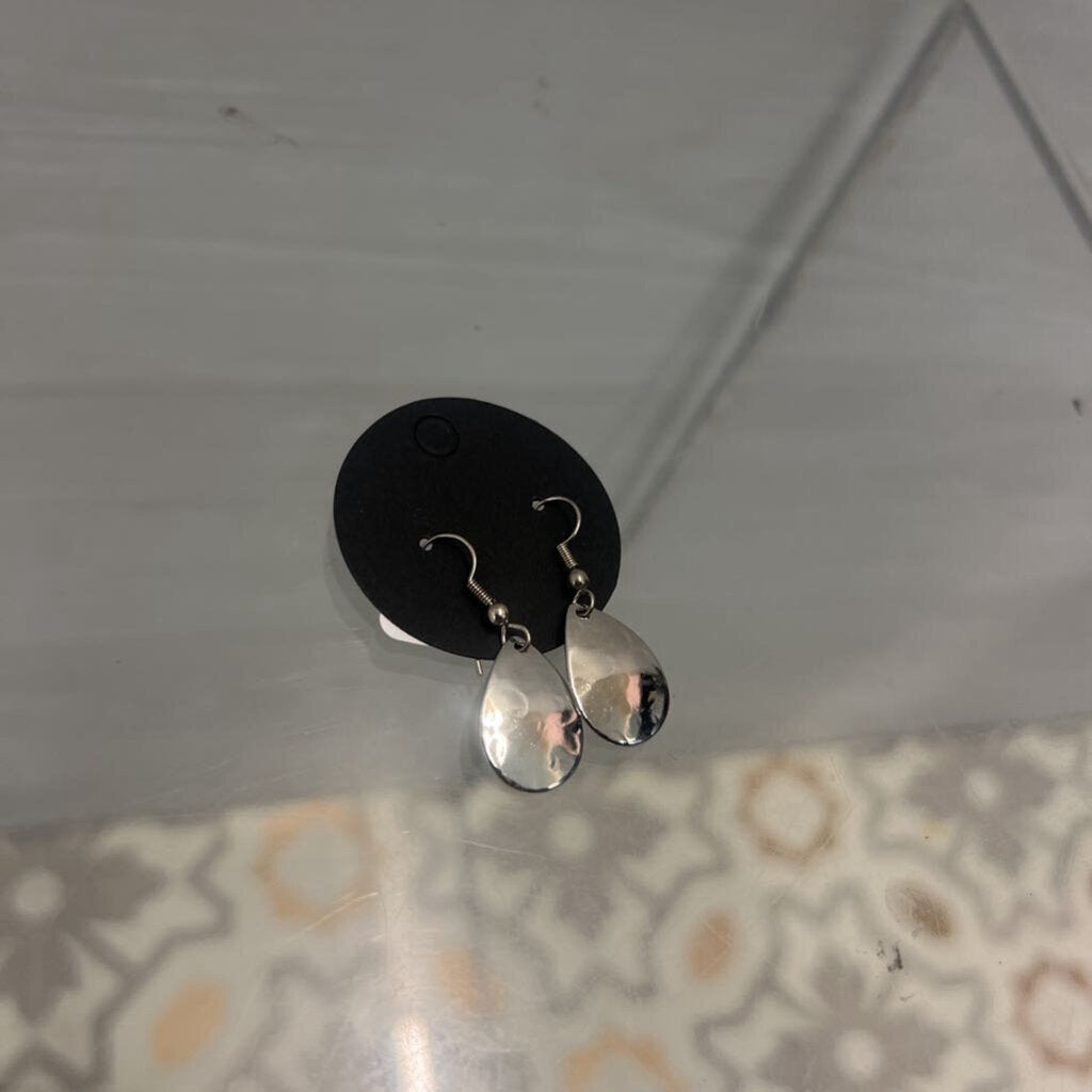 Silver Toned Teardrop Earrings