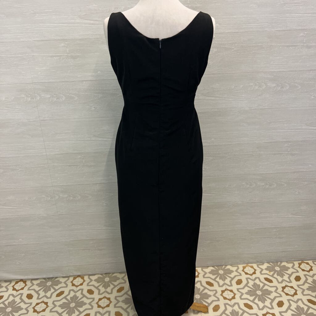 Black Sleeveless Long Formal Dress Medium