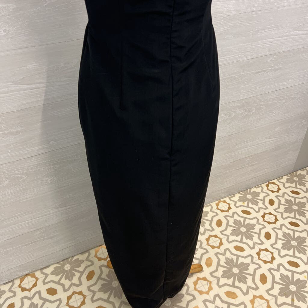 Black Sleeveless Long Formal Dress Medium