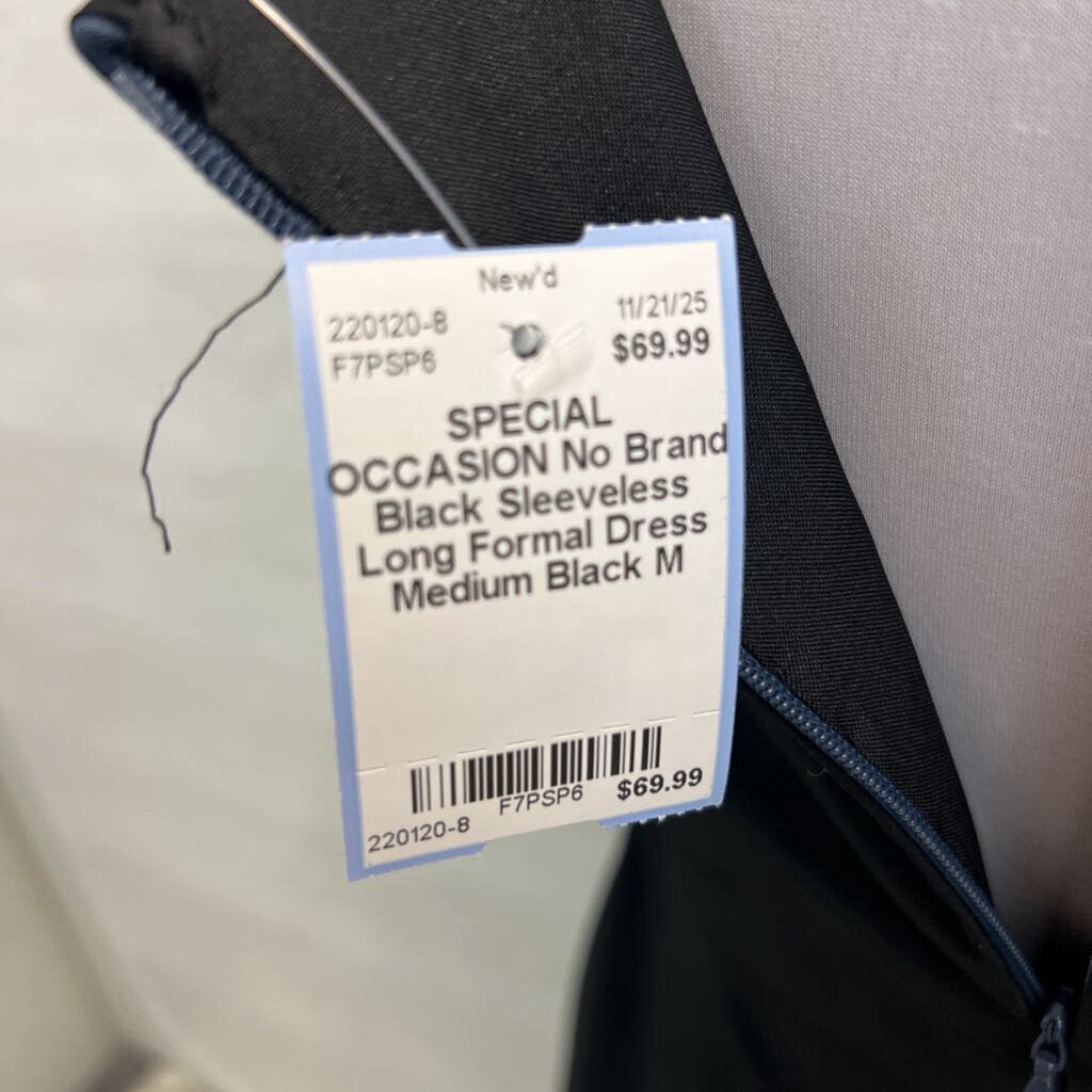 Black Sleeveless Long Formal Dress Medium