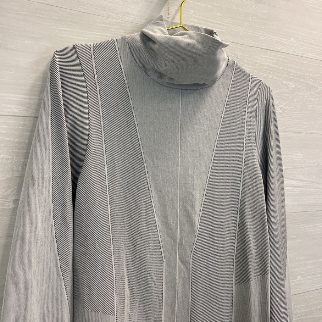 Athleta Black/ White Striped Detail Long Sleeve Turtleneck Top Large