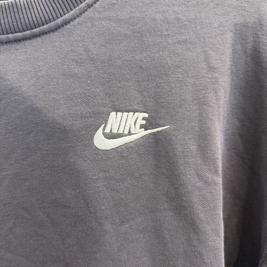 Nike Purple Long Sleeve Cropped Crewneck Pullover Large
