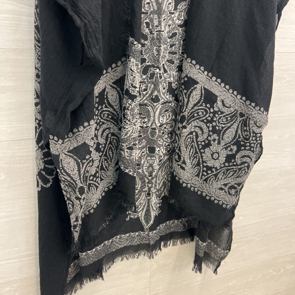 American Eagle Black/ White Print Kimono Top One Size