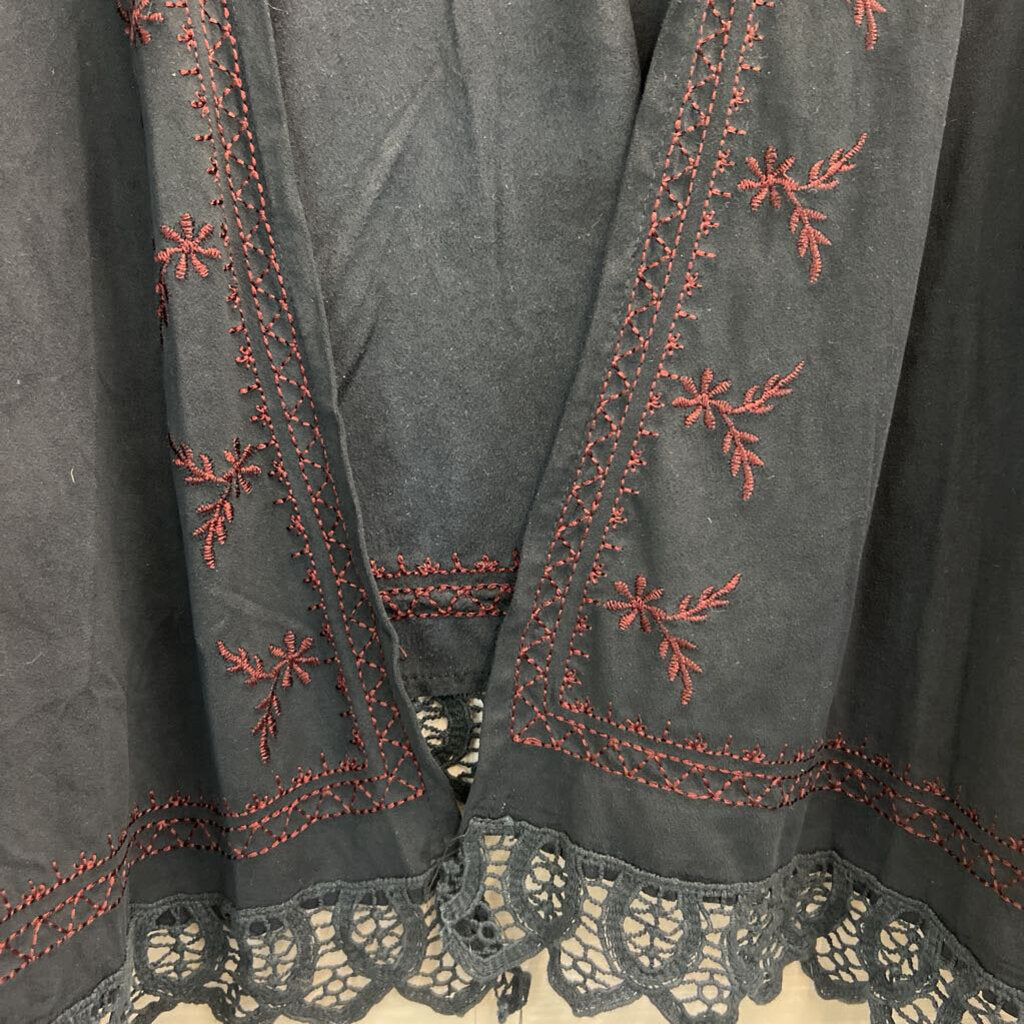 POL Black Suede/ Burgundy Embroidered Flower Open Front Top Medium
