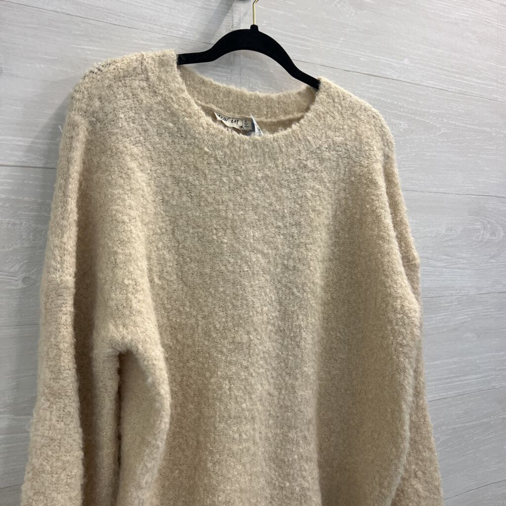New In Soft Cream Knit Long Sleeve Sweater Small